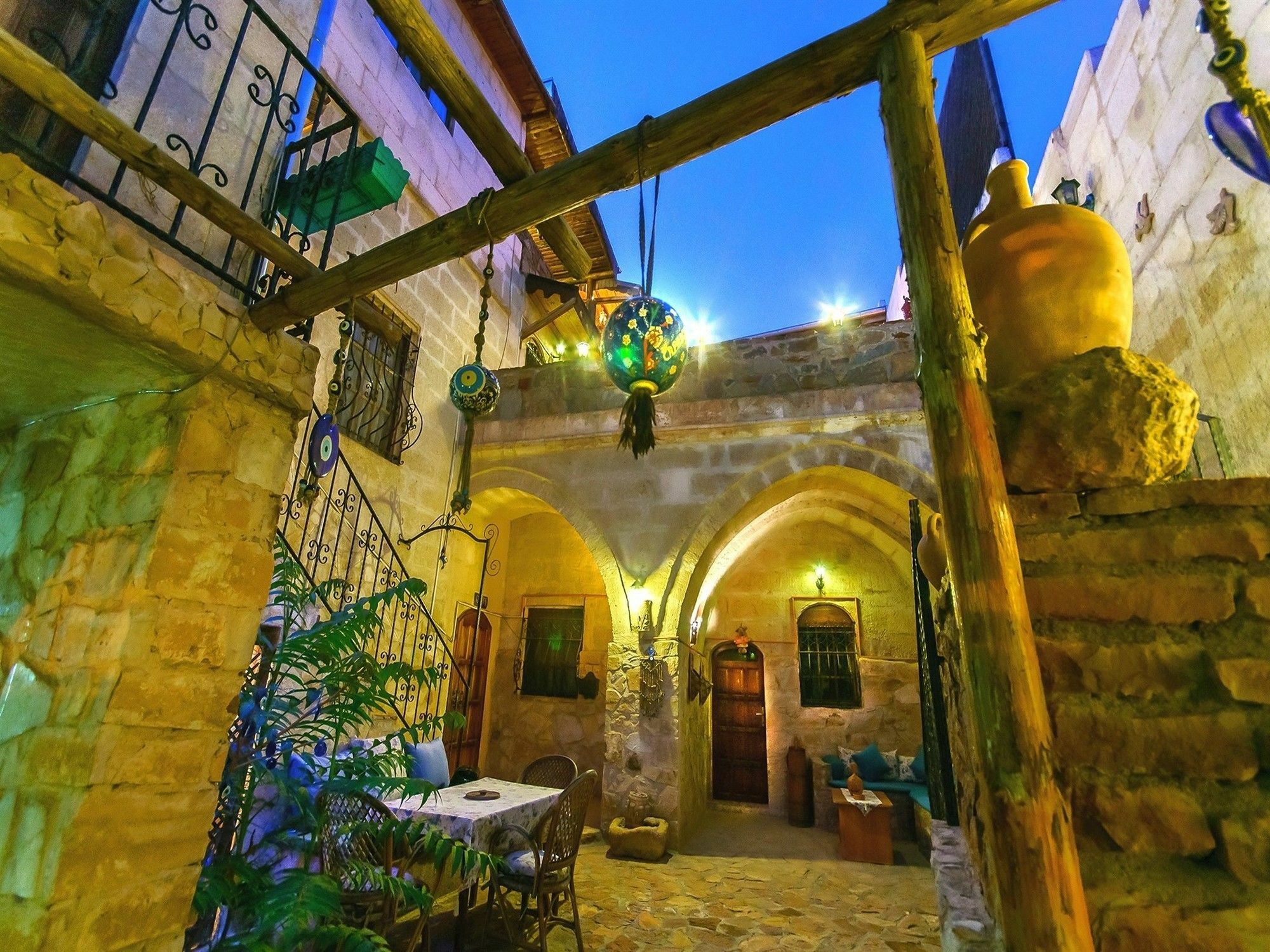 Adanos Konuk Evi أفانوس المظهر الخارجي الصورة